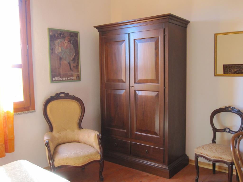 Campi Elisi B&B Sassari Bilik gambar